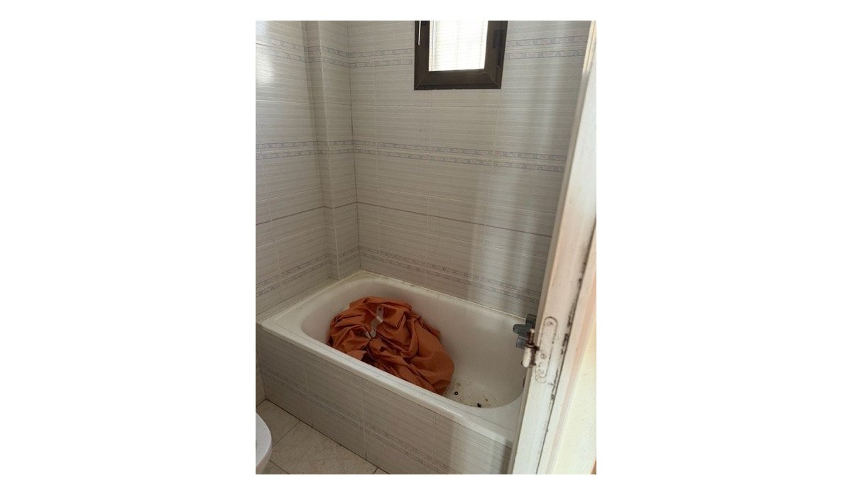 Resale - Commercial - Torrevieja - La Mata