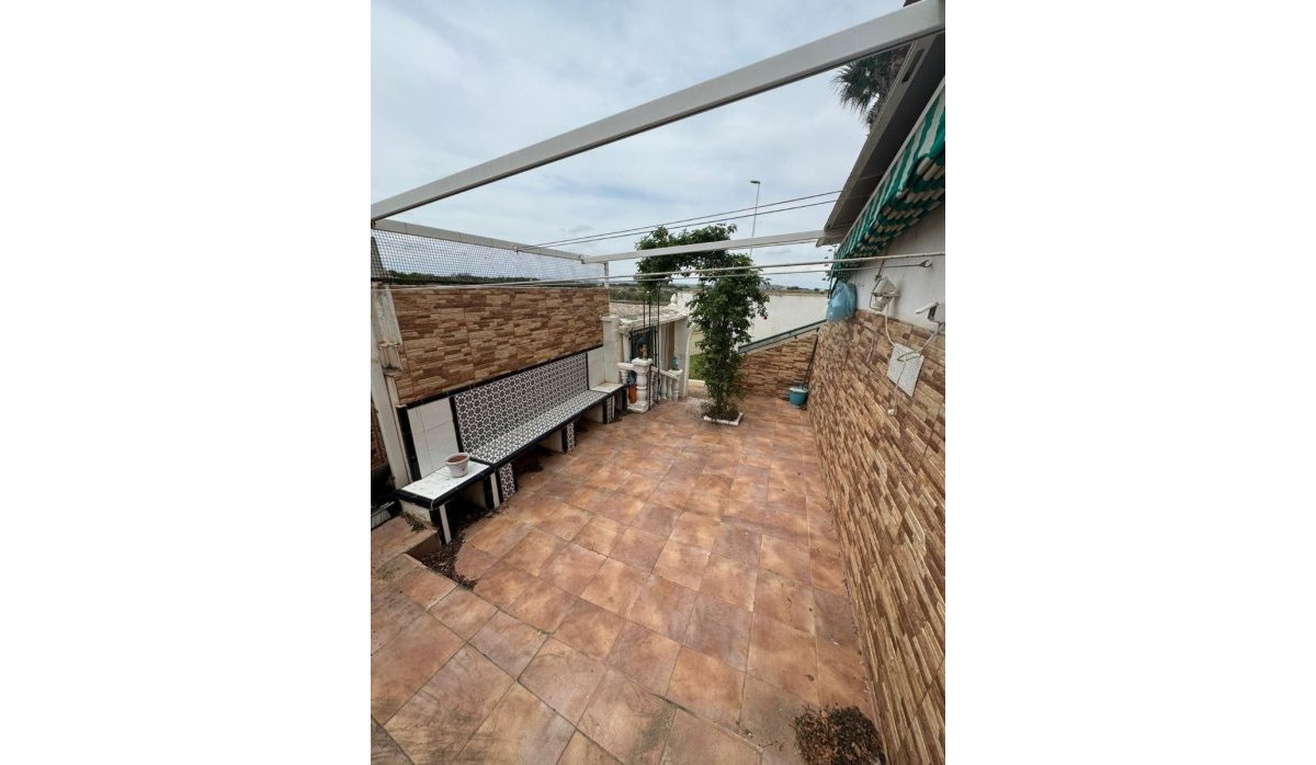 Resale - Apartment / flat - Torrevieja - La Mata