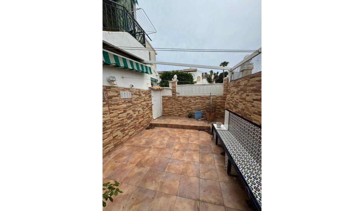 Resale - Apartment / flat - Torrevieja - La Mata