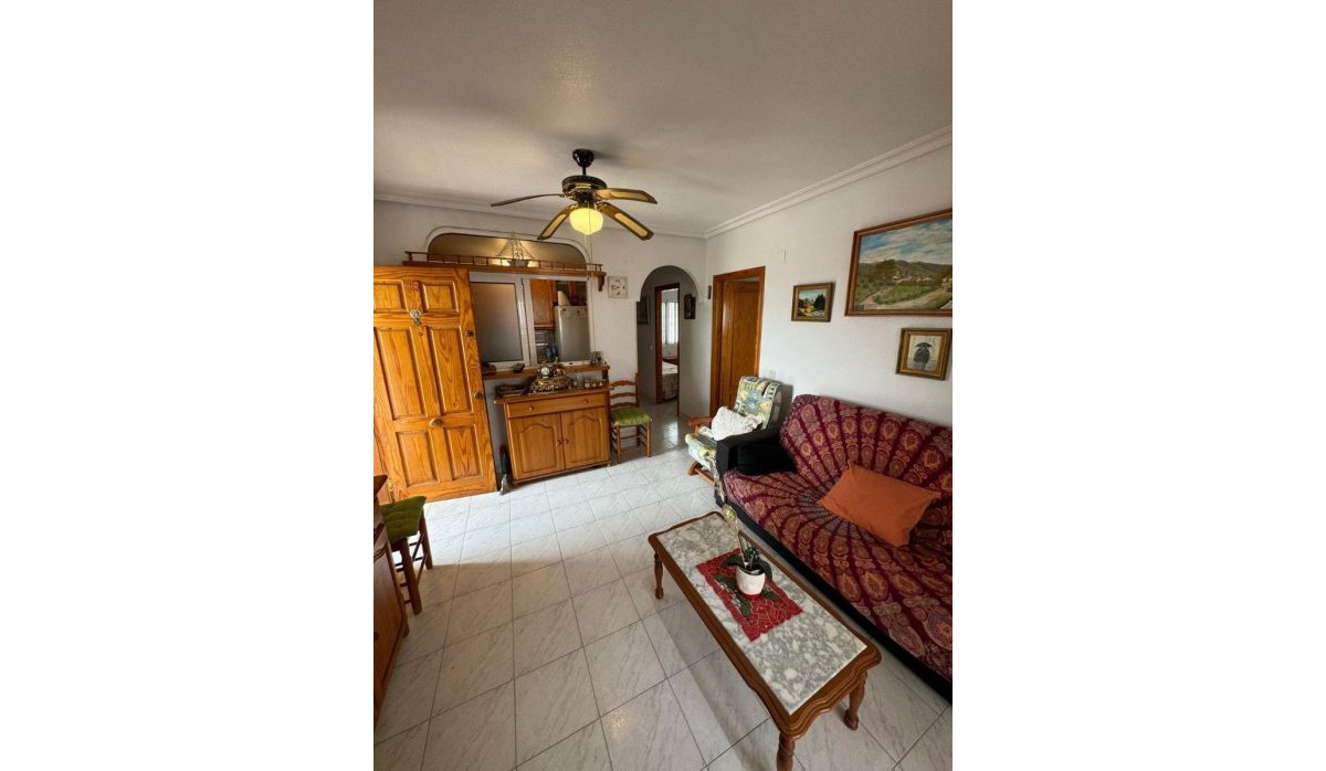 Resale - Apartment / flat - Torrevieja - La Mata