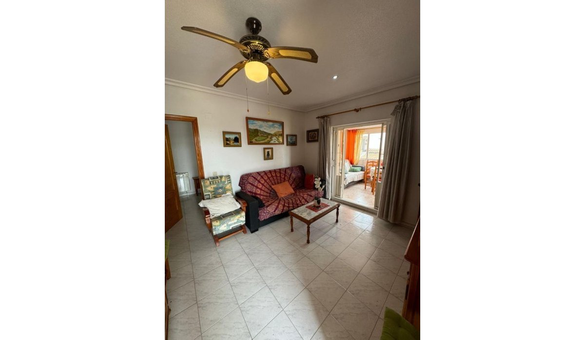 Resale - Apartment / flat - Torrevieja - La Mata