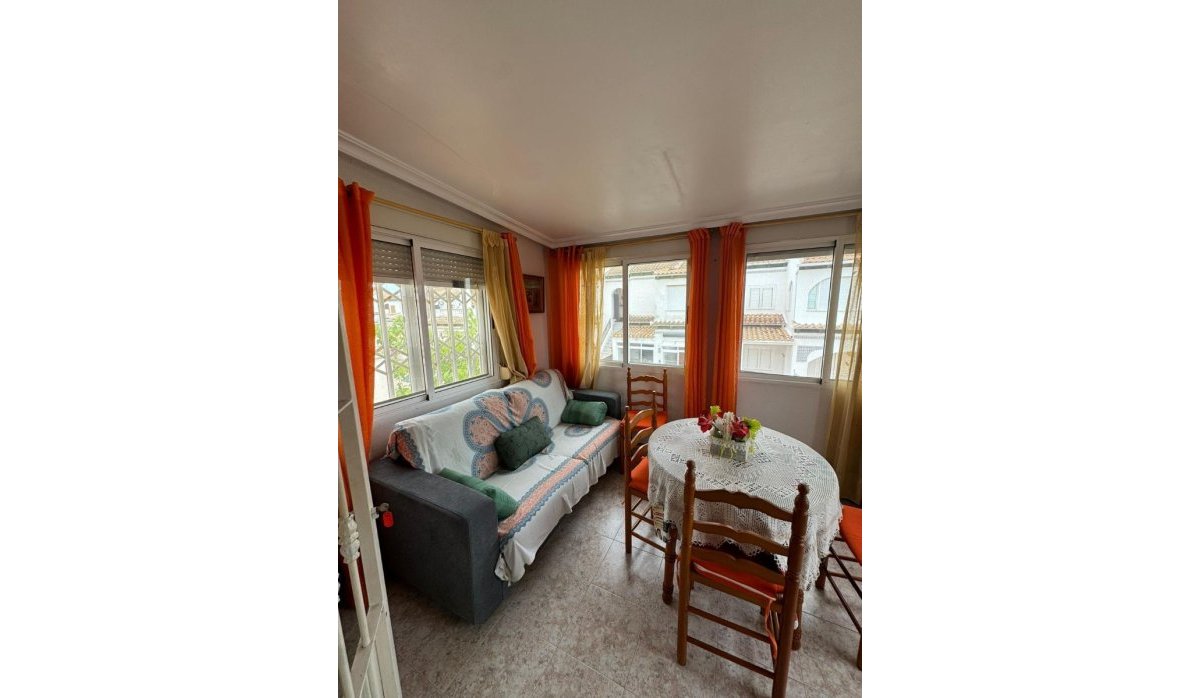 Resale - Apartment / flat - Torrevieja - La Mata