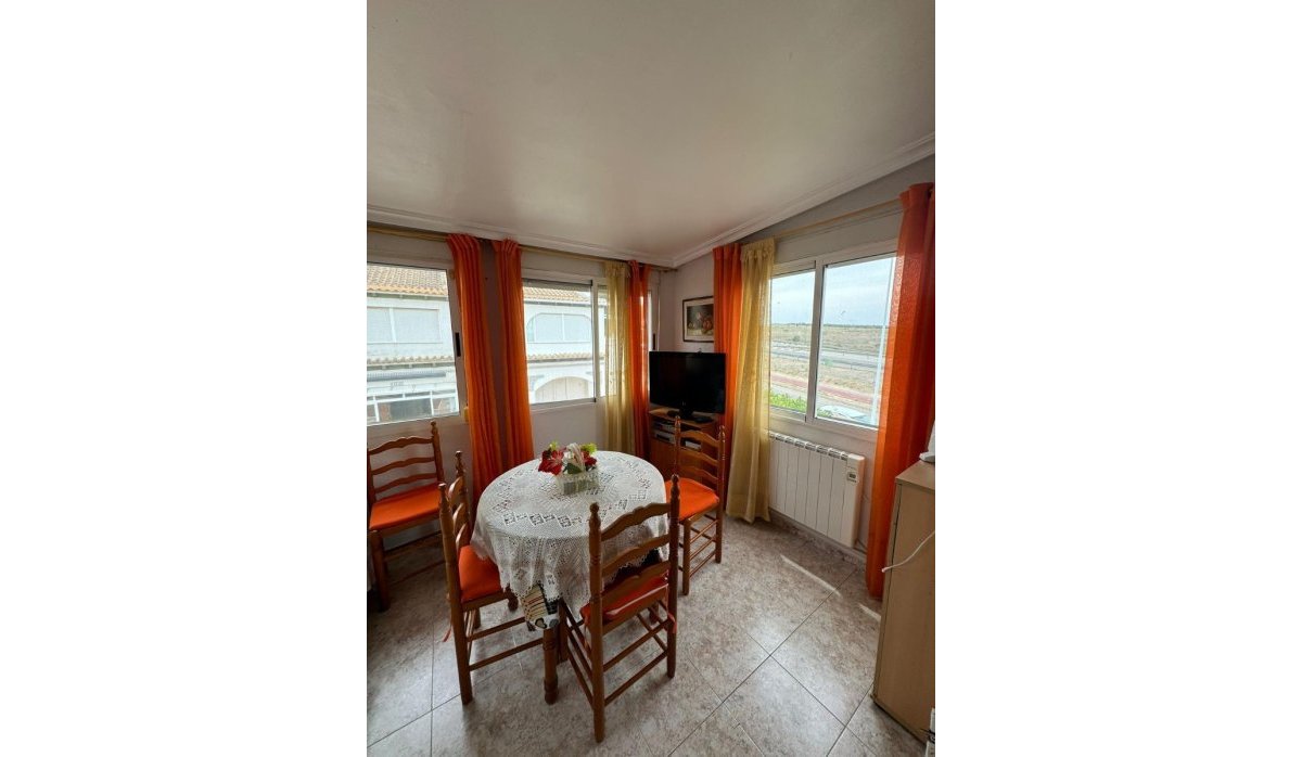 Resale - Apartment / flat - Torrevieja - La Mata