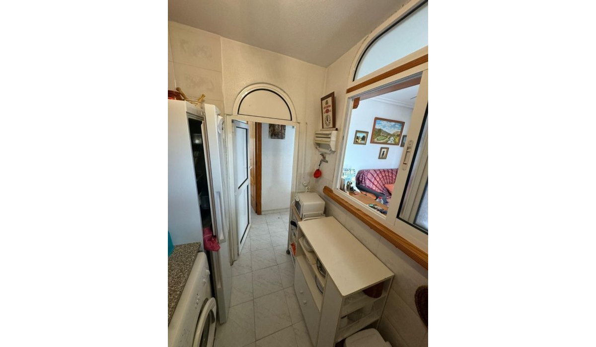 Resale - Apartment / flat - Torrevieja - La Mata