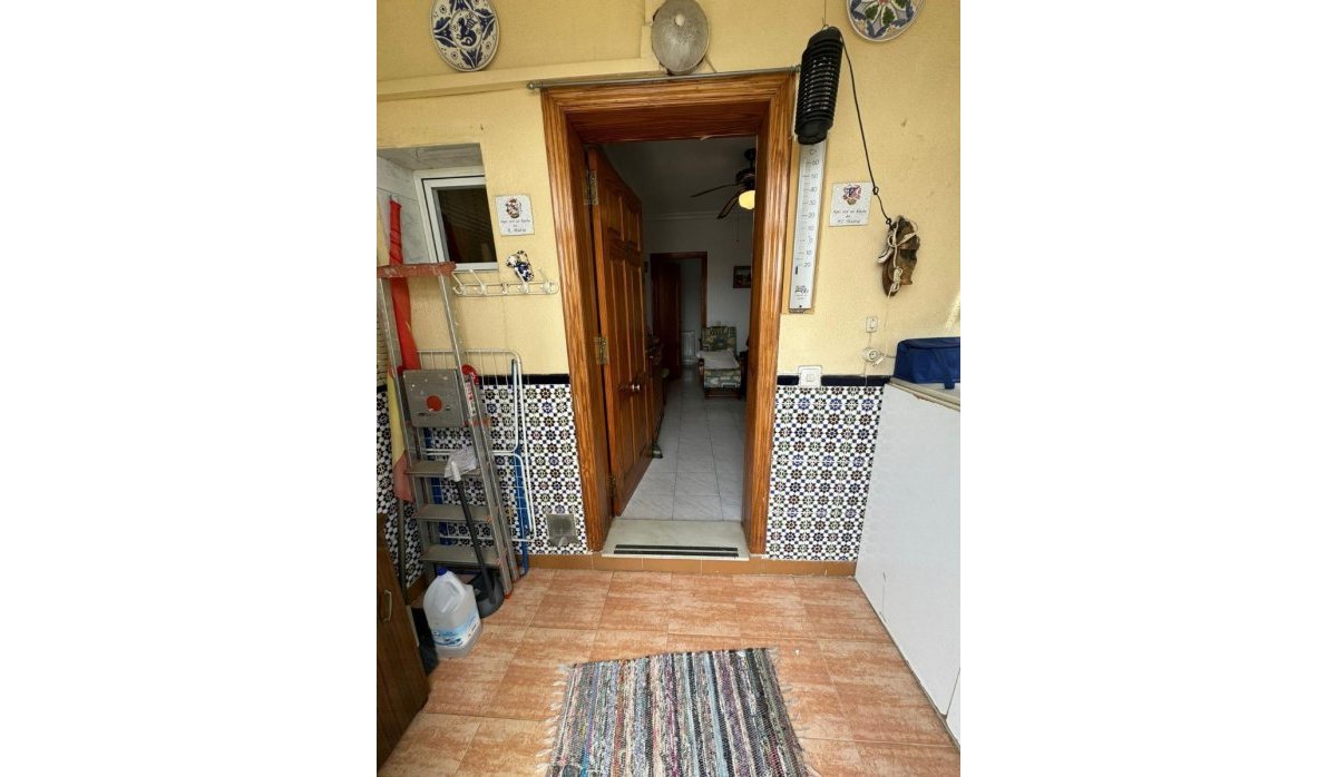 Resale - Apartment / flat - Torrevieja - La Mata