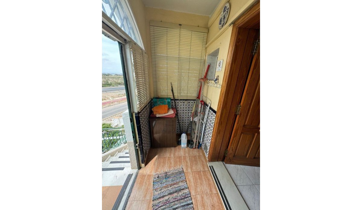 Resale - Apartment / flat - Torrevieja - La Mata