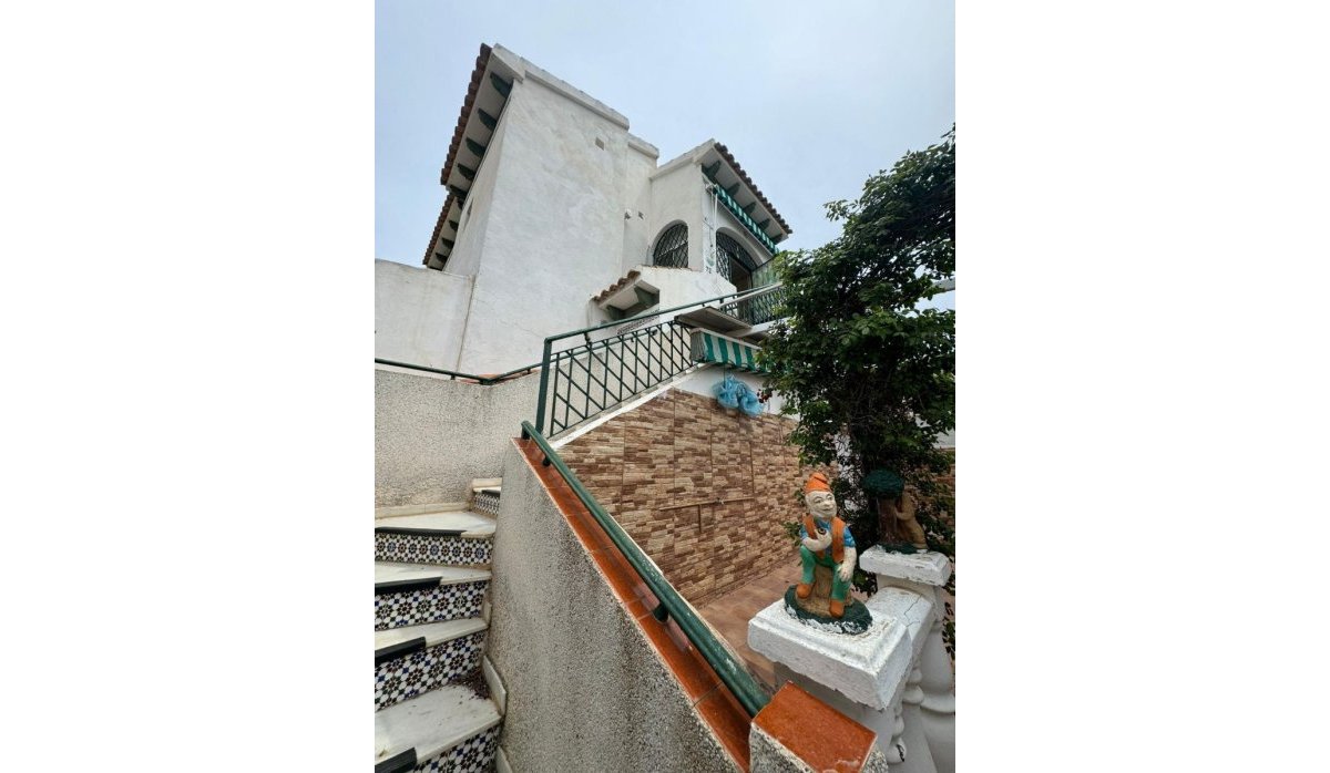 Resale - Apartment / flat - Torrevieja - La Mata