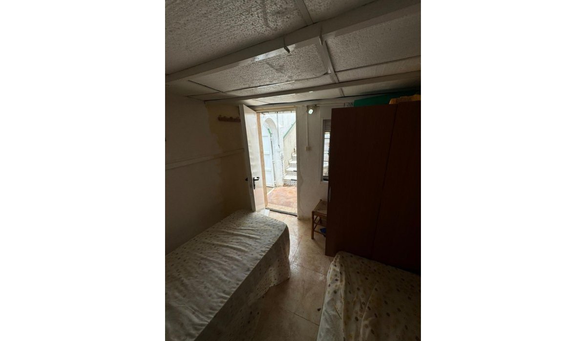 Resale - Apartment / flat - Torrevieja - La Mata