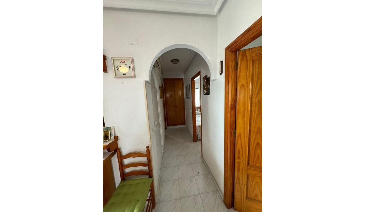 Resale - Apartment / flat - Torrevieja - La Mata