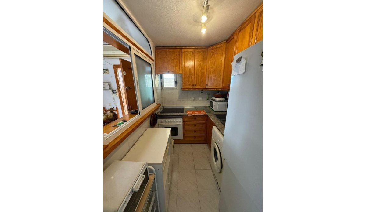 Resale - Apartment / flat - Torrevieja - La Mata