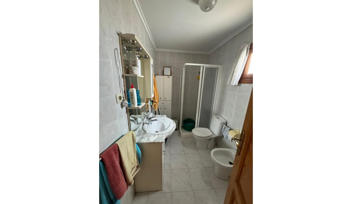 Resale - Apartment / flat - Torrevieja - La Mata