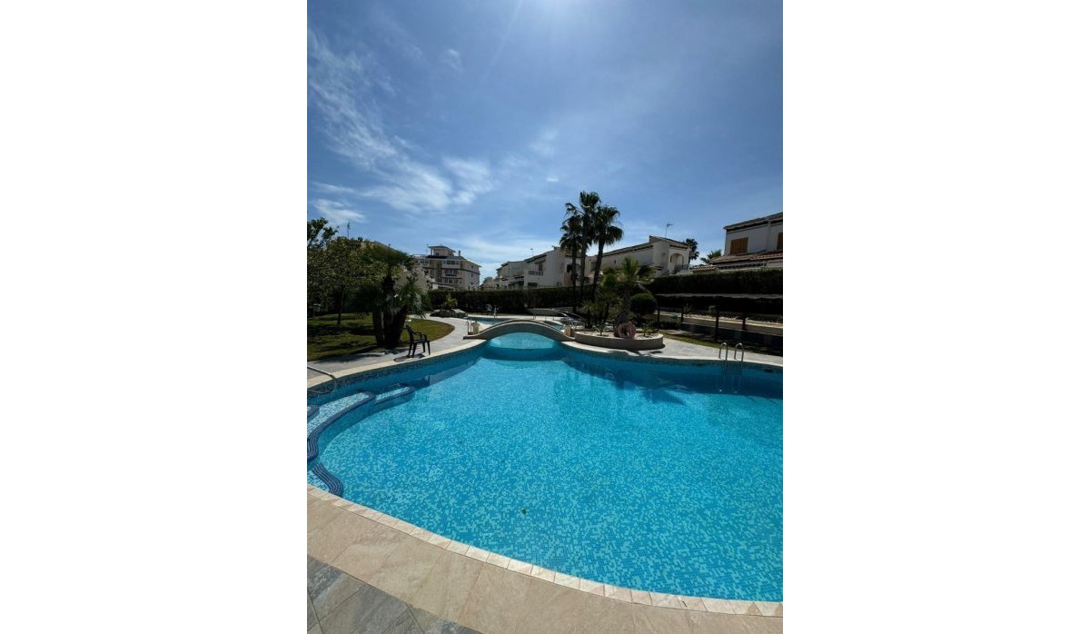 Resale - Apartment / flat - Torrevieja - La Mata