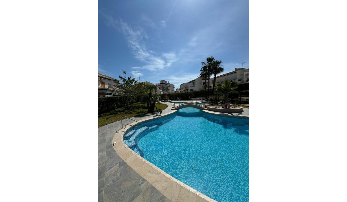 Resale - Apartment / flat - Torrevieja - La Mata