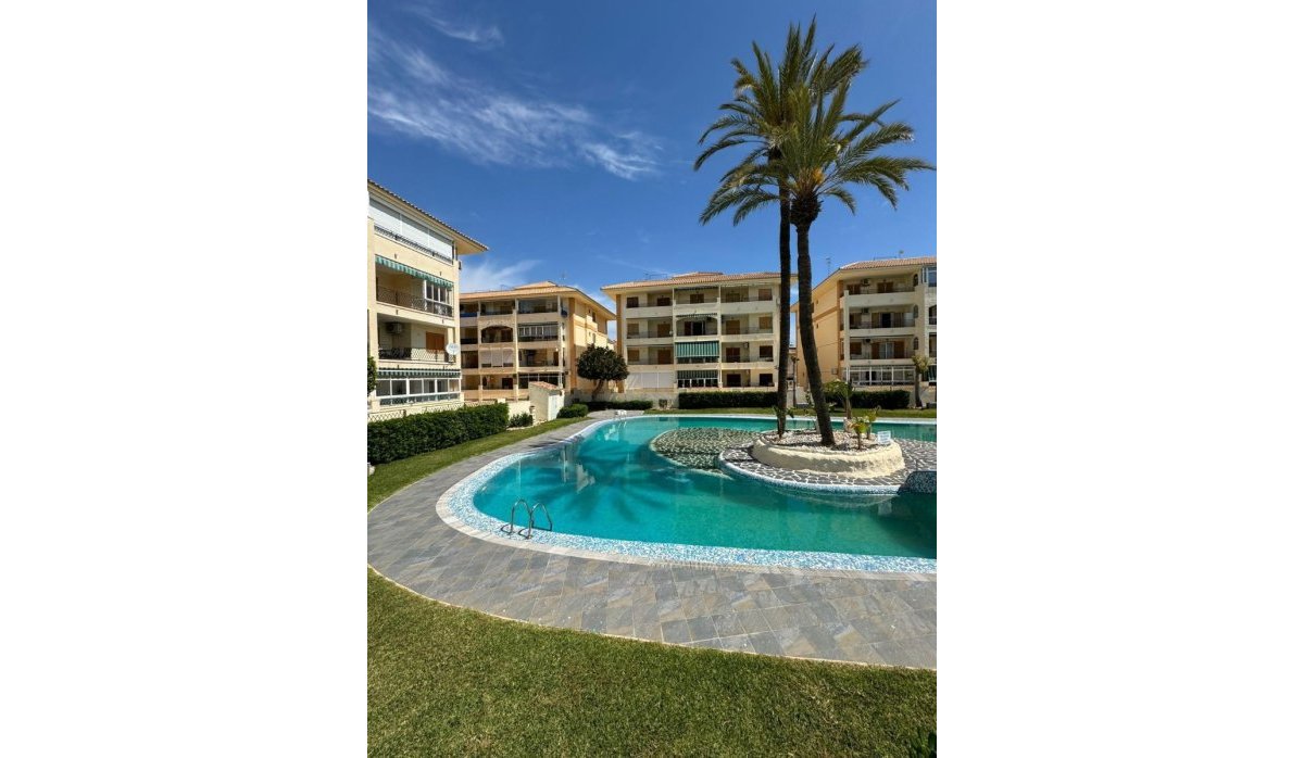 Resale - Apartment / flat - Torrevieja - La Mata