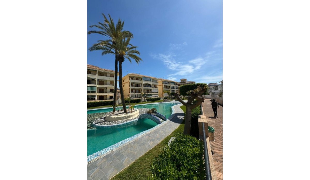 Resale - Apartment / flat - Torrevieja - La Mata