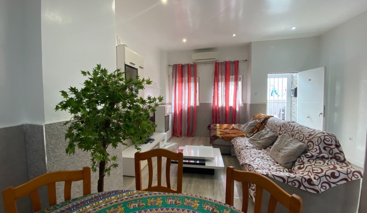 Resale - Apartment / flat - Torrevieja - Center