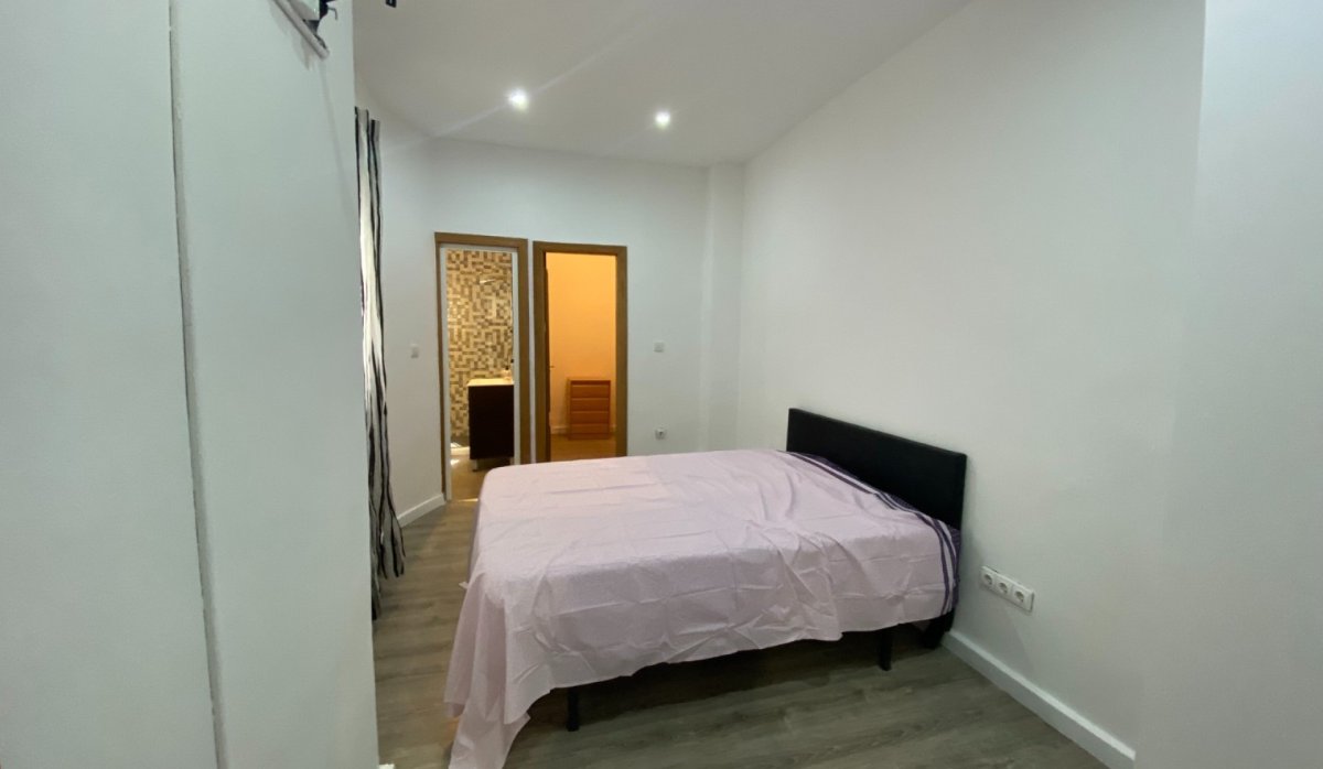 Resale - Apartment / flat - Torrevieja - Center