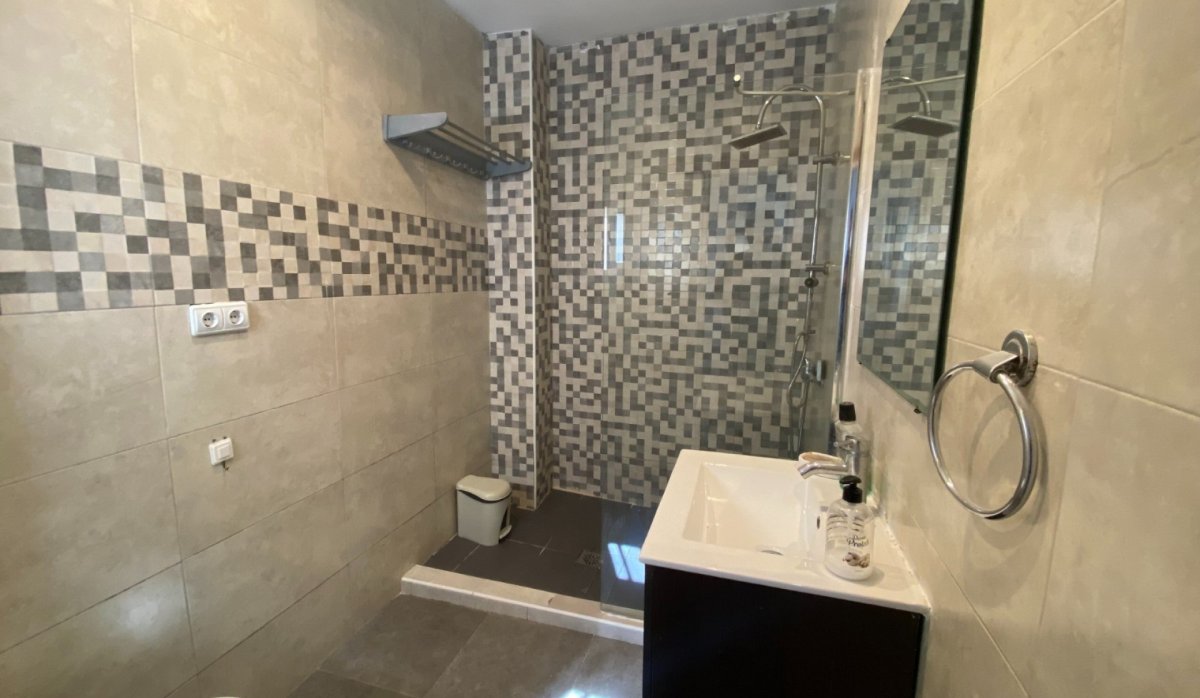 Resale - Apartment / flat - Torrevieja - Center