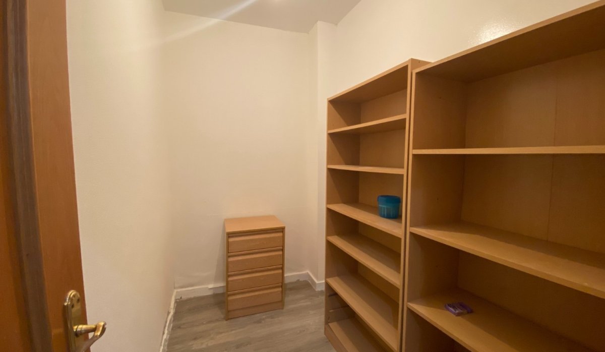 Resale - Apartment / flat - Torrevieja - Center