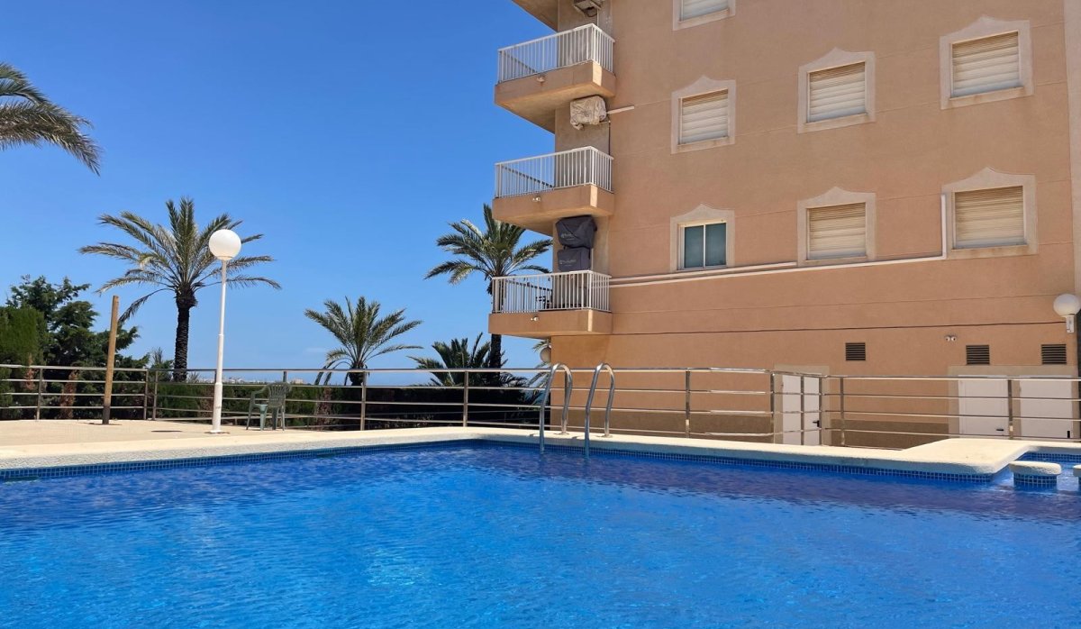Resale - Apartment / flat - Punta Prima