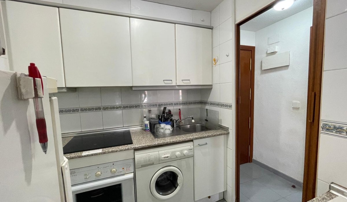 Resale - Apartment / flat - Punta Prima