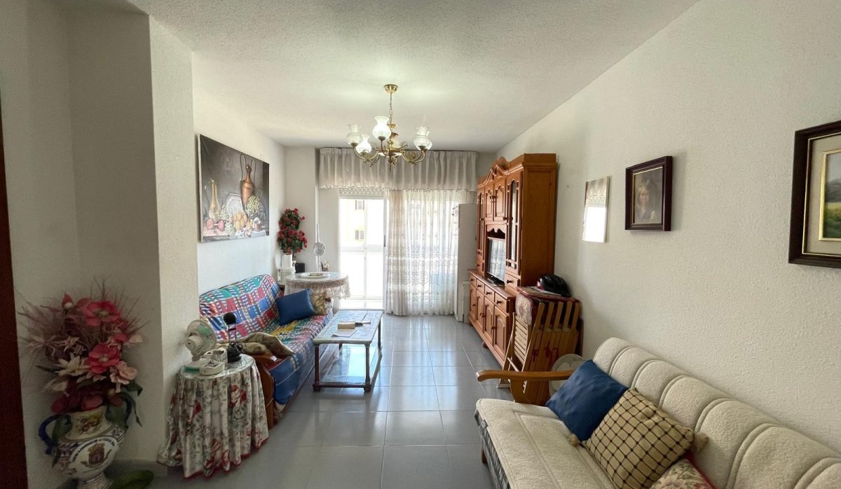 Resale - Apartment / flat - Punta Prima
