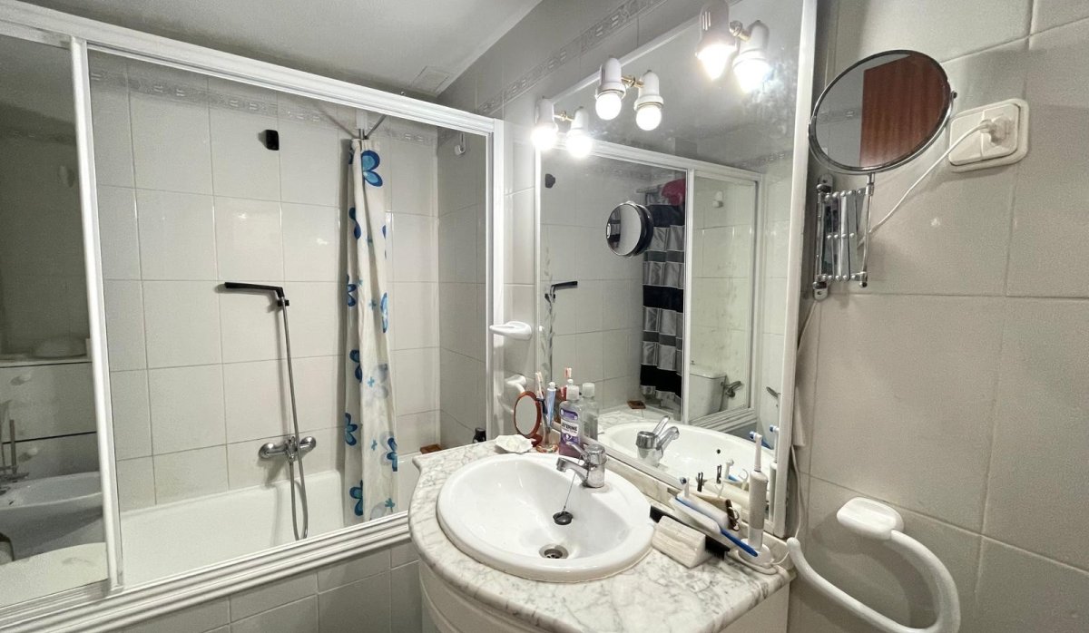 Resale - Apartment / flat - Punta Prima