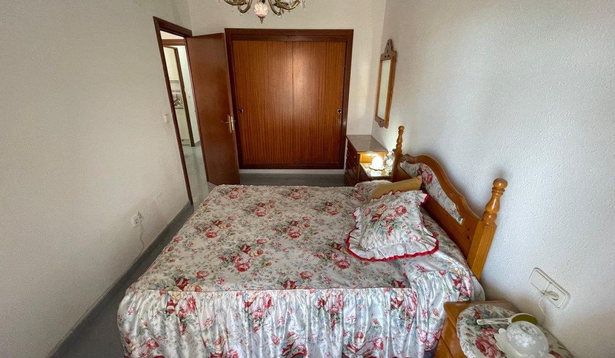 Resale - Apartment / flat - Punta Prima