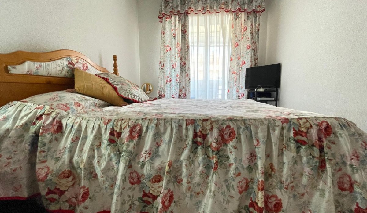 Resale - Apartment / flat - Punta Prima