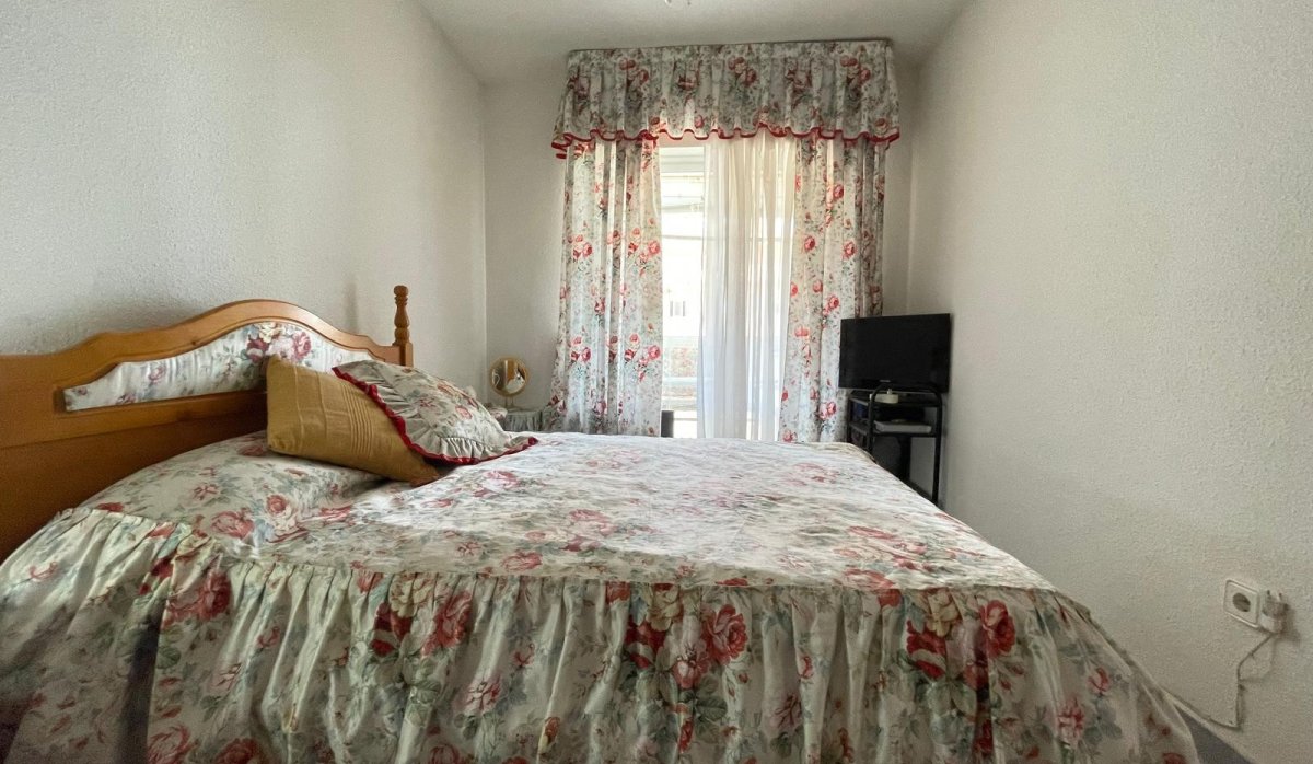 Resale - Apartment / flat - Punta Prima