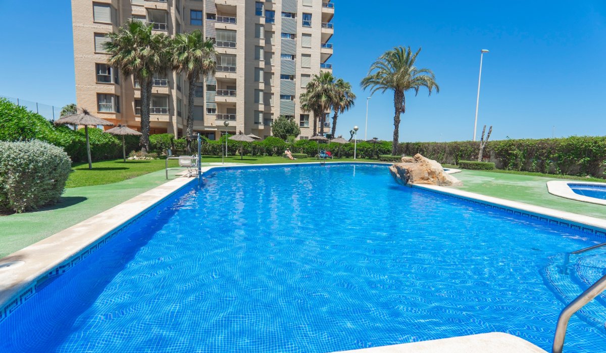 Resale - Apartment / flat - Guardamar del Segura - Puerto Deportivo